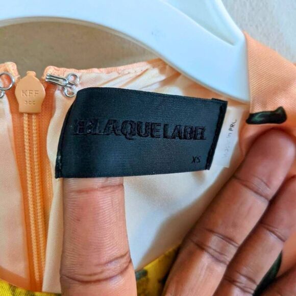 Blaque Label Dress Women’s Size XS Peach Floral Fit & Flare Sleeveless Party - Picture 4 of 11